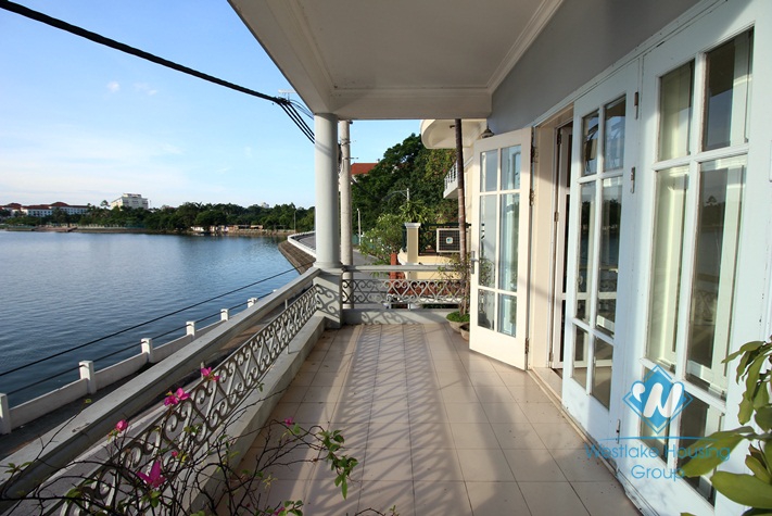 Lake view house for rent with four bedroom and four bathroom in Westlake Tay Ho, Hanoi